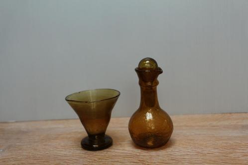 2 mondgeblazen amberkleurige glazen flesjes, Collections, Verres & Petits Verres, Utilisé, Autres types, Enlèvement ou Envoi