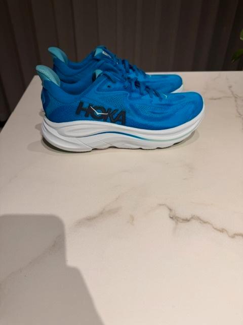 Loopschoenen, Sport en Fitness, Loopsport en Atletiek, Zo goed als nieuw, Hardloopschoenen, Hardlopen, Overige merken, Ophalen of Verzenden