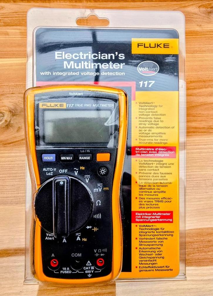 Fluke 117 Compacte True-RMS-meter Multimeter, Doe-het-zelf en Bouw, Meetapparatuur, Nieuw, Multimeter, Ophalen