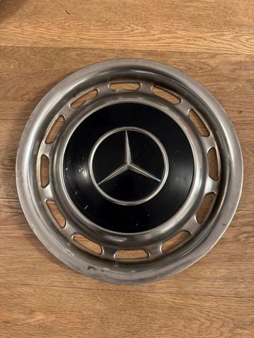 Mercedes-Benz wieldop beschikbaar voor biedingen