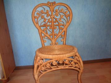 Rotan stoel vintage beschikbaar voor biedingen