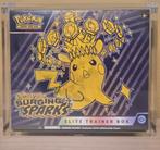 Pokémon TCG – Surging Sparks Elite Trainer Box – Geseald!, Hobby en Vrije tijd, Verzamelkaartspellen | Pokémon, Ophalen, Nieuw
