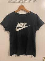 T-shirt Nike noir avec logo blanc, Vêtements | Femmes, T-shirts, Neuf, Manches courtes, Nike, Taille 34 (XS) ou plus petite