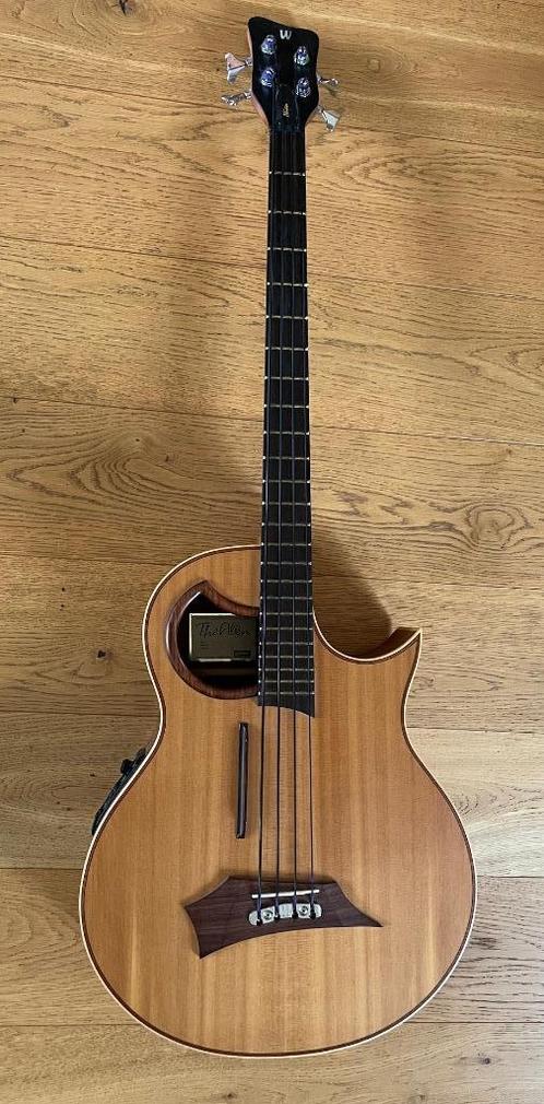Warwick "the alien" 4 akoestische bas, Muziek en Instrumenten, Snaarinstrumenten | Gitaren | Bas, Zo goed als nieuw, Semi-akoestisch