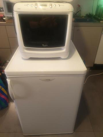 Réfrigérateur combiné + micro-ondes + four à vendre ! 