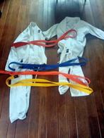 Jujitsu kimono maat 160 en gordels, Sports & Fitness, Comme neuf, Enlèvement, Vêtements d'arts martiaux, Jiu Jitsu