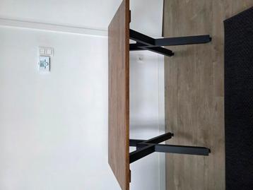 Massief Houten Bureau beschikbaar voor biedingen