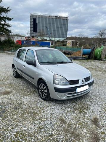 Renault clio 1.2 Essence , Airbag, vitres electriques