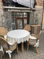 Ensemble table avec chaises + protection et commode, Ophalen, Zo goed als nieuw
