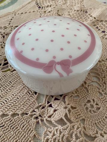 Boîte porcelaine / jolie bonbonnière vintage beschikbaar voor biedingen