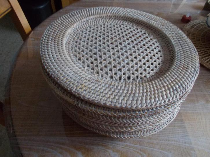 Dessous d'assiettes en rotin ronds (8) et carrés (8)., Maison & Meubles, Accessoires pour la Maison | Sous-verres & Sous-plats