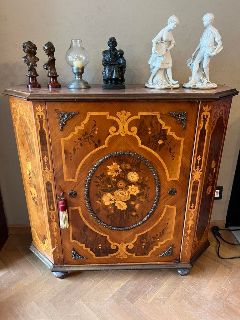 Vintage marqueterie kast in Louis XV stijl, Enlèvement