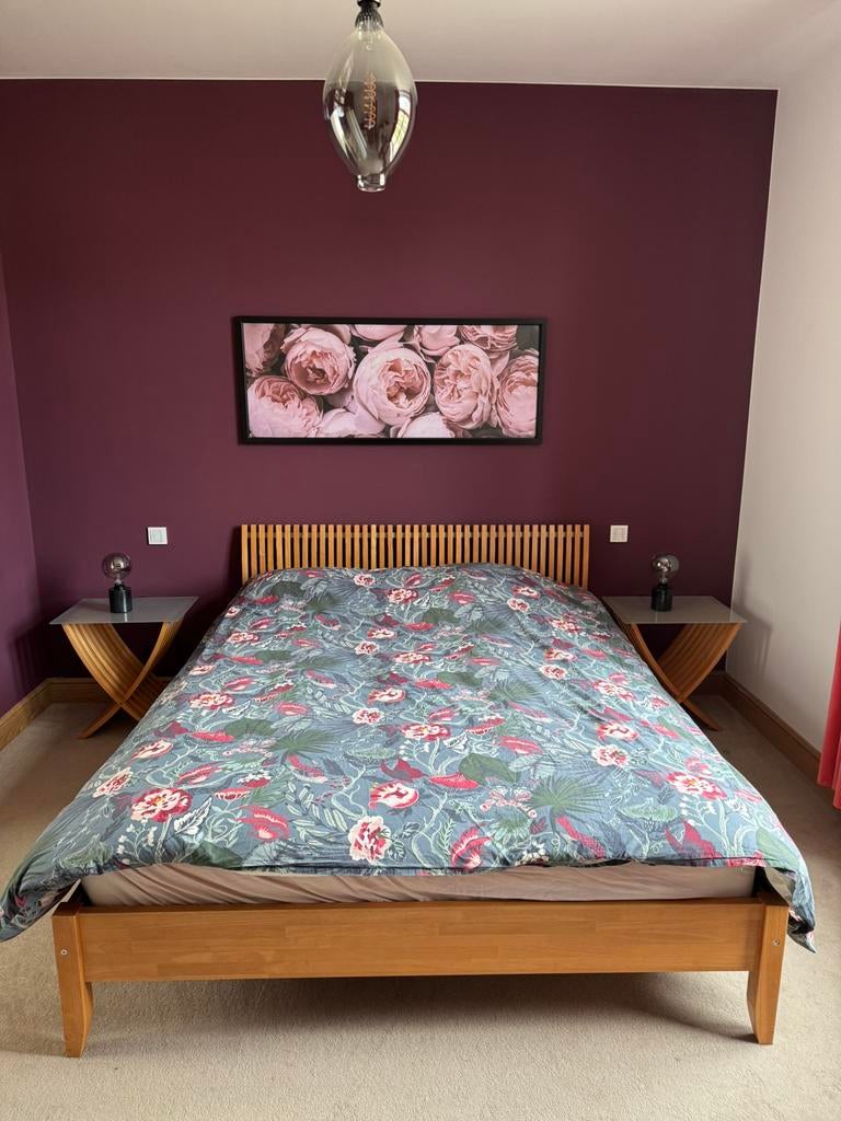 Dubbelbed met nacht tafeltjes, hout en glas 1m60 breed, Ophalen, Gebruikt, Tweepersoons