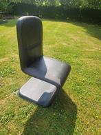 8 chaises modernes à rénover, Enlèvement