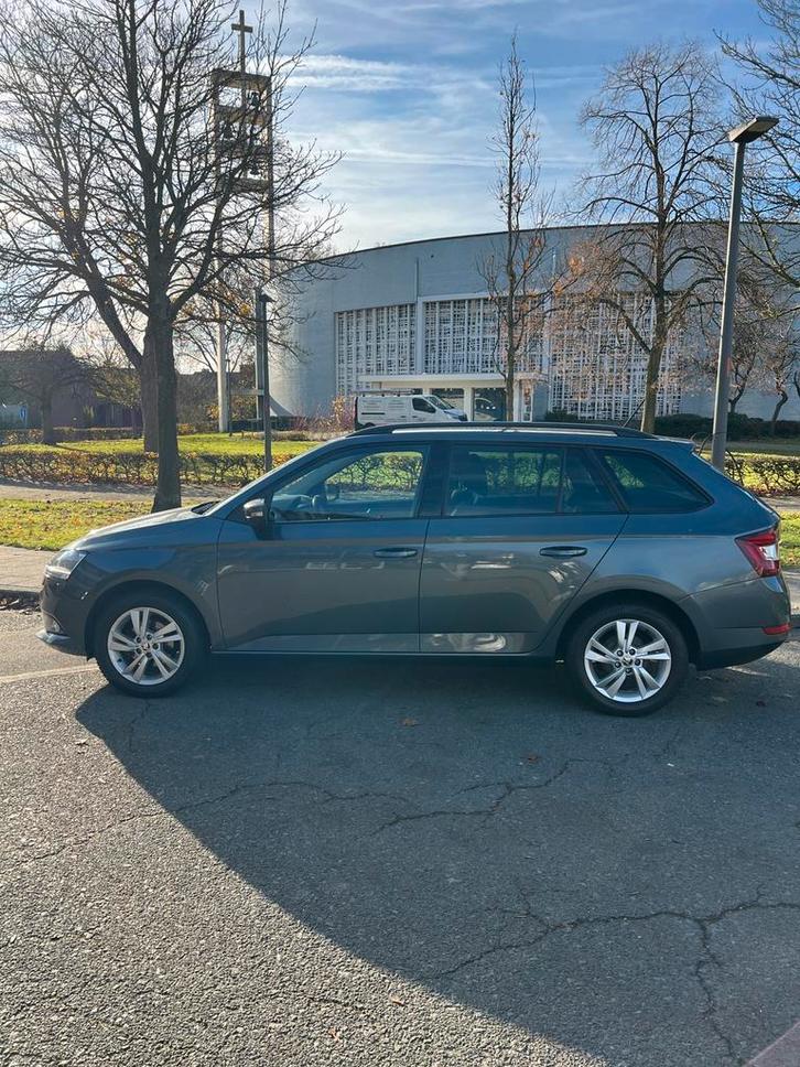 Skoda Fabia, Autos, Audi, Particulier, Air conditionné, Essence, Break, Gris, Tissu, Traction avant, Enlèvement