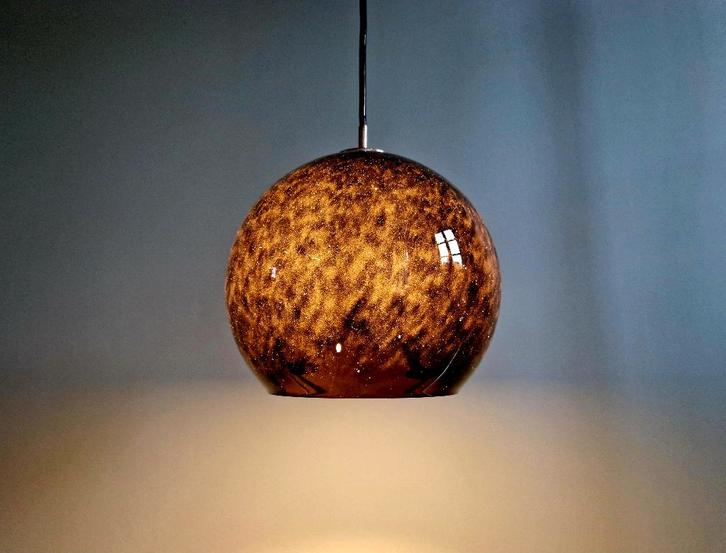Suspension en opaline noir moucheté, Peill & Putzler, 1970, Antiek en Kunst, Antiek | Verlichting, Ophalen of Verzenden
