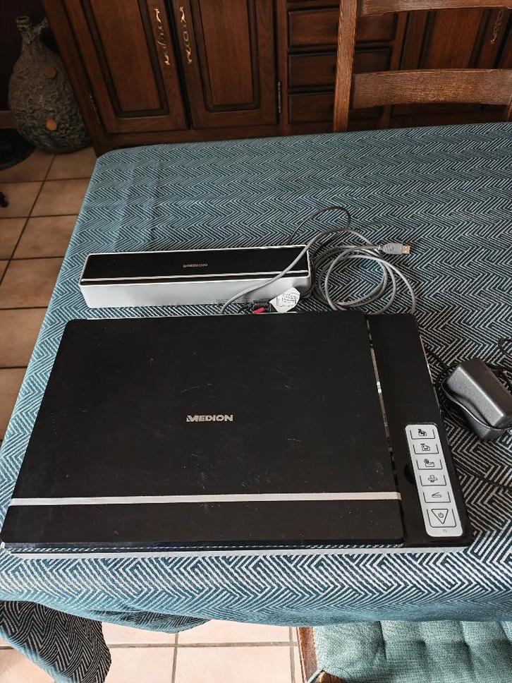 Flatbed scanner voor documenten, foto's, negatieven en dia's, Computers en Software, Scanners, Gebruikt, Flatbedscanner, Windows