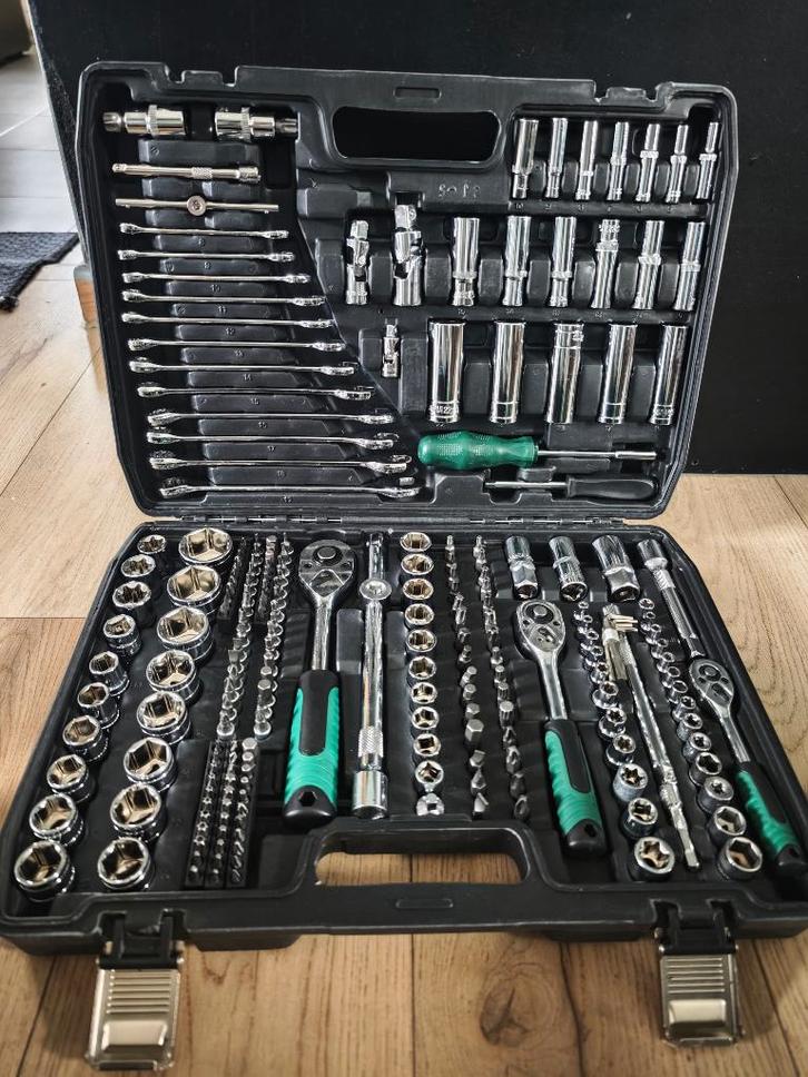 Nouvelle boîte à outils avec 227 pièces cr-v, Bricolage & Construction, Boîtes à outils, Neuf, Remplie, Enlèvement