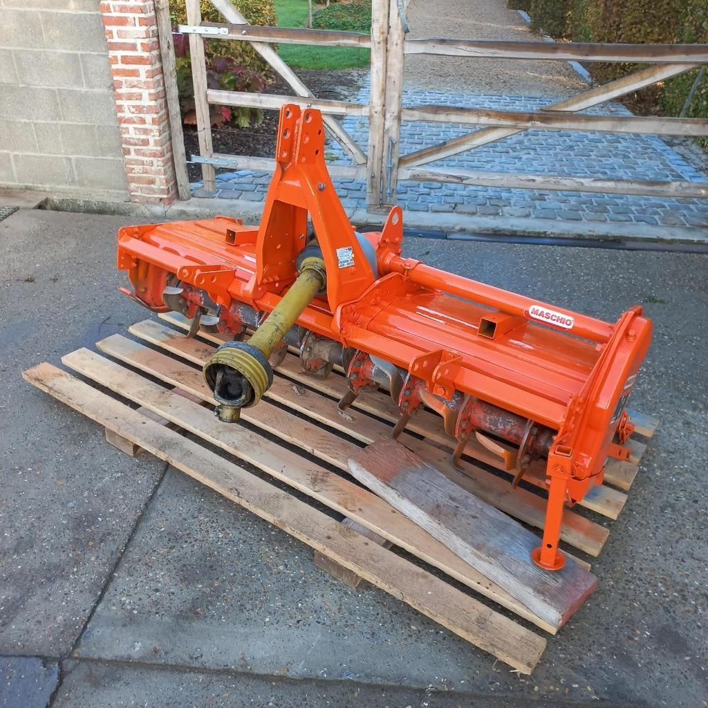 Tuinfrees Machio, Ophalen