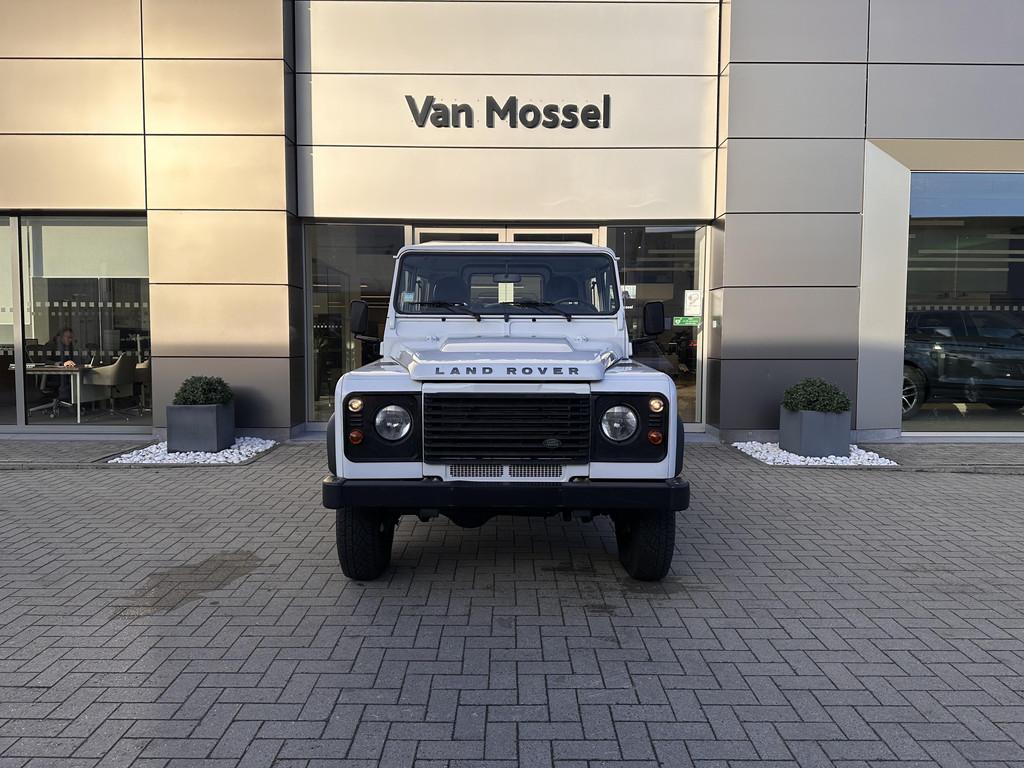 Land Rover Defender 2.2 TD4 90 (bj 2013), 90 kW, https://public.car-pass.be/vhr/4aedc9d1-4514-49e5-b70f-fe83a488b0bf, 122 pk, Gebruikt