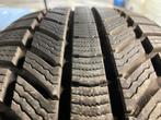 Continental 235/45 R20 in nieuwstaat, Auto-onderdelen, Banden en Velgen, Ophalen, Winterbanden