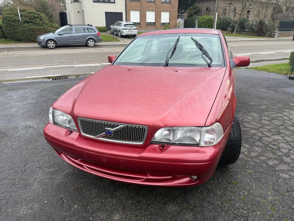 Volvo C70 2.4i 193PK (année de construction 2002), Autos, Oldtimers & Ancêtres, Achat, Attache-remorque, Entreprise, Boîte manuelle