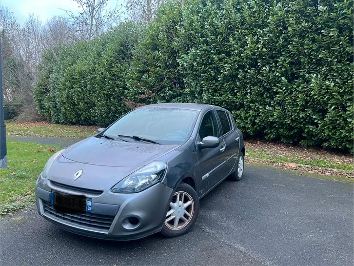 Renault Clio 3 phase 2 194400 km, Auto's, Renault, Particulier, Clio, Benzine, Euro 5, 5 deurs, Handgeschakeld, Bruin, Zwart, Stof