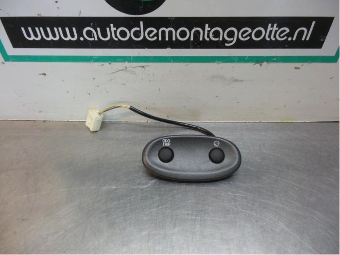 Commutateur d'un Toyota Yaris Verso (Yaris Verso 00-), Autos : Pièces & Accessoires, Tableau de bord & Interrupteurs, Toyota, Utilisé