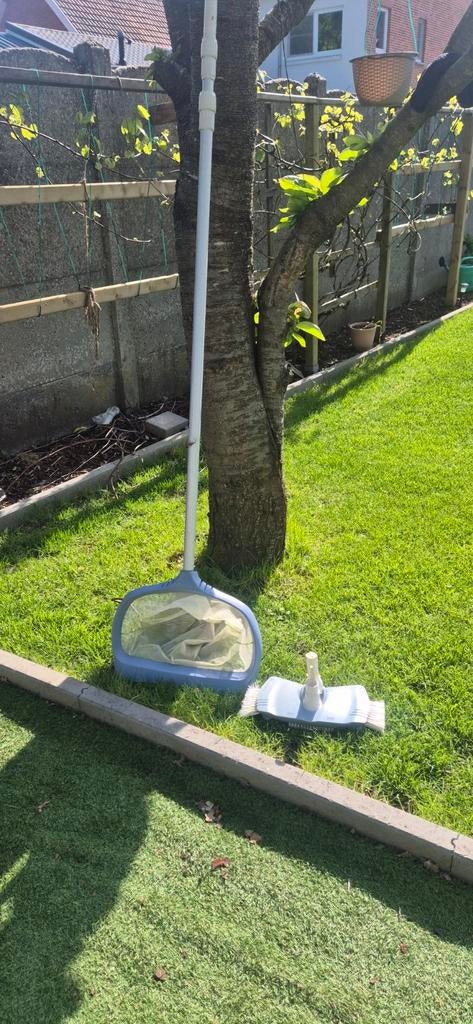 Schepnet en borstel voor stof zuigen., Ophalen