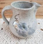 Gemeleerd landelijk gres kannetje met takken en bladeren, Ophalen of Verzenden