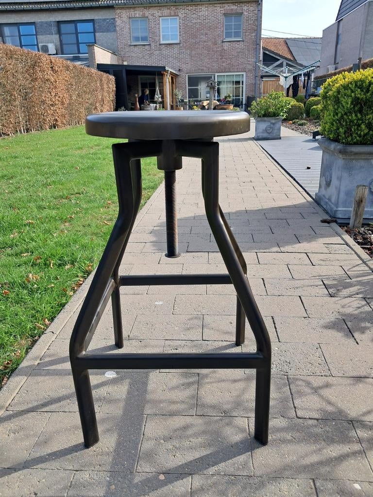 Tabouret pivotant, couleur marron, Enlèvement, Brun