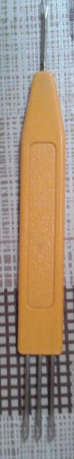 GRATUIT - 2 outils de transfert, 1 orange et 1 vert, Hobby & Loisirs créatifs, Tricot & Crochet, Enlèvement, Utilisé, Tricot, Machine