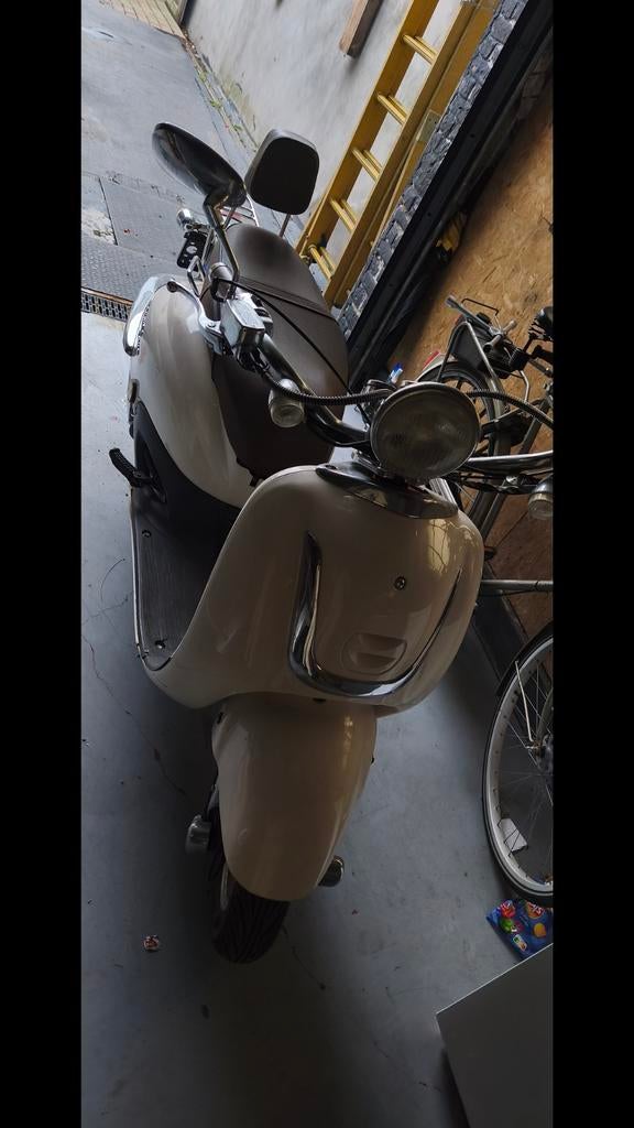 Scooter Grande retro. ruilen camino of onderdelen 2012, Fietsen en Brommers, Scooters | Piaggio, Ophalen