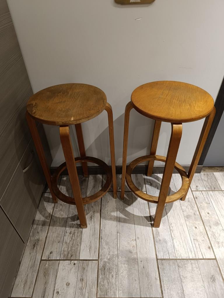 2 Tabourets mod 64 alvar Aalto artek, Maison & Meubles, 2 tabourets, Enlèvement ou Envoi, Bois