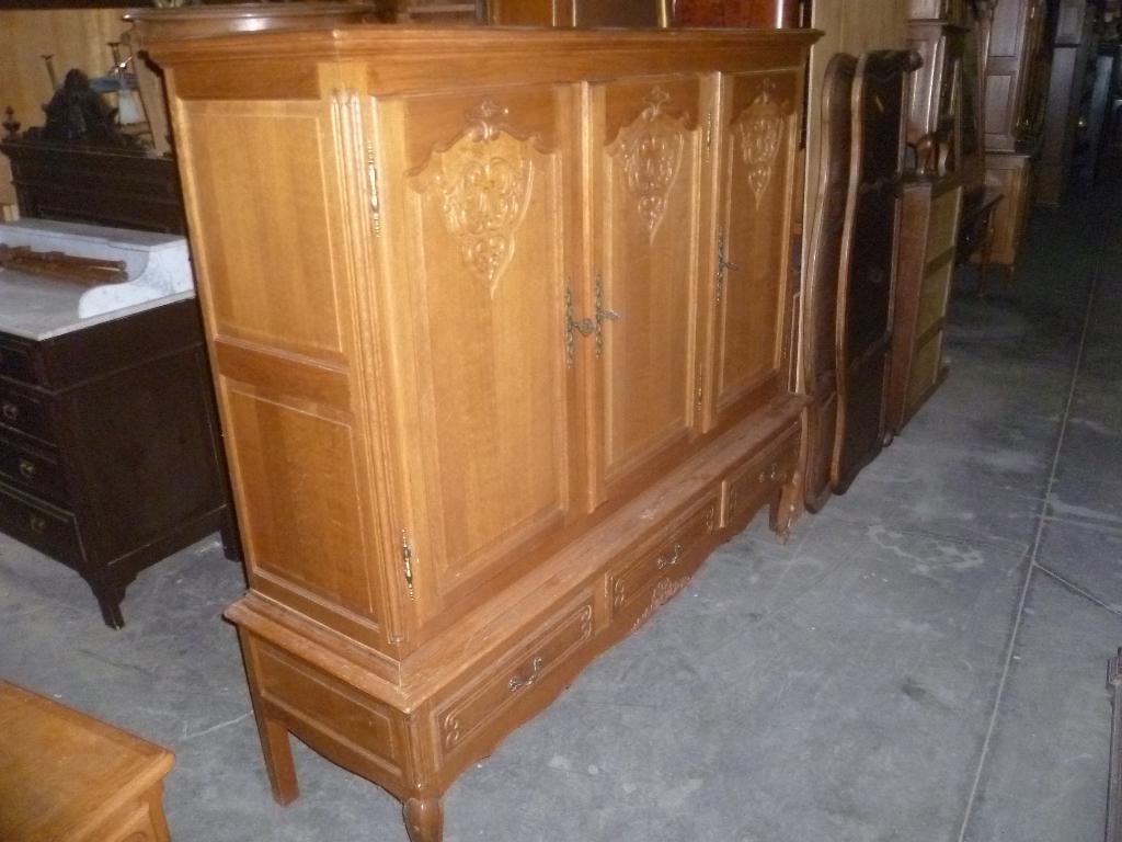 MASSIEVE EIKEN 3 DEURS BUREAU KAST LOUIS XV, Ophalen