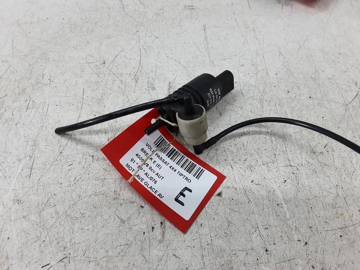 RUITENSPROEIERPOMP VOOR Passat Variant 4Motion (3B6), Auto-onderdelen, Ruiten en Toebehoren, Volkswagen, Gebruikt