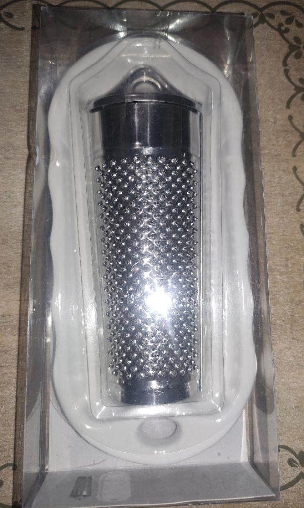 2 Râpes neuves, Enlèvement, Neuf