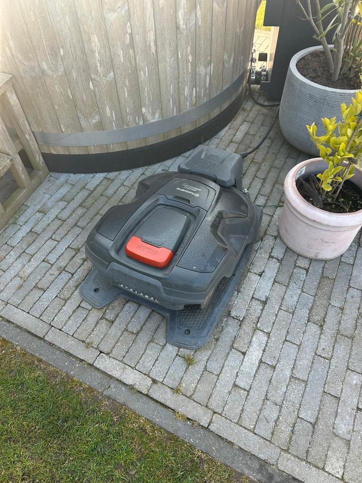 Robotmaaier Husqvarna Automower 315, Tuin en Terras, Robotmaaiers, Gebruikt, 20 tot 25 cm, Ophalen