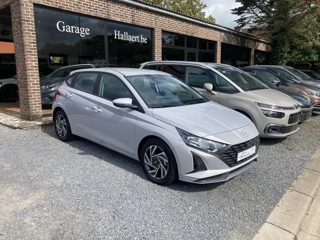 Hyundai i20 NIEUWE WAGEN (bj 2025), Auto's, Stof, Gebruikt, 4 cilinders, Multifunctioneel stuurwiel