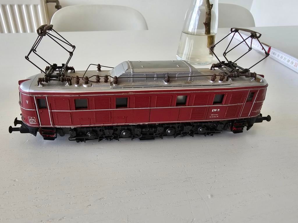 Locomotive électrique Rivarossi H0 1098 19 11, Hobby & Loisirs créatifs, Enlèvement ou Envoi, Locomotive