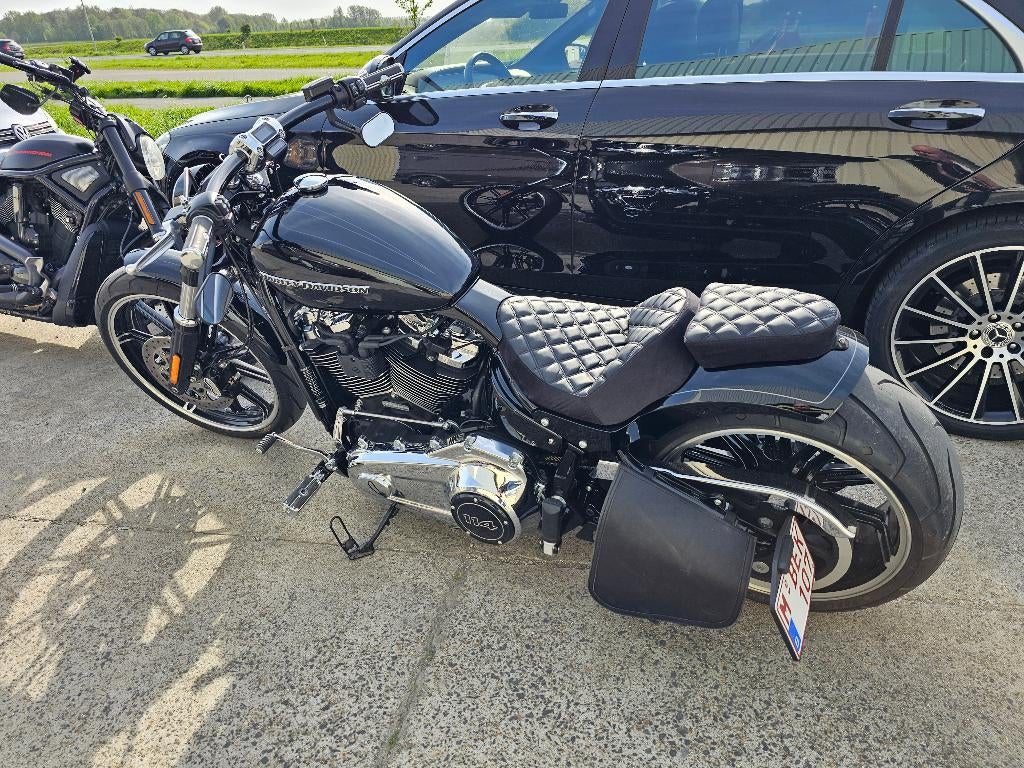 Harley Davidson FXSB Breakout 2022, Motos, Motos | Harley-Davidson, Particulier, Autre, 2 cylindres, ABS, Amortisseurs réglables électroniquement