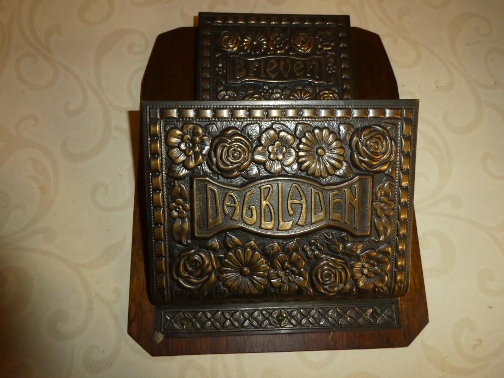 antieke brieven en dagbladhouder., Ophalen