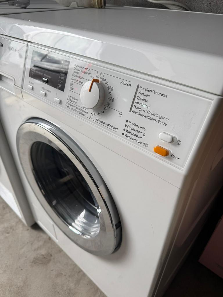 Miele Wasmachine SoftCare, Elektronische apparatuur, Wasmachines, Ophalen, Zo goed als nieuw, Voorlader, 90 tot 95 cm