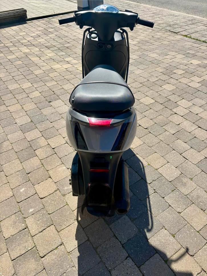 Piaggio Zip 50cc .. Nardo Grey 4 takt, Fietsen en Brommers, Scooters | Peugeot, Gebruikt, Overige modellen, Klasse B (45 km/u)