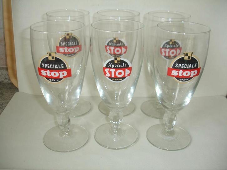 Speciale Stop, bierglas, brij. De Brabandere, 2 soorten, Verzamelen, Biermerken, Zo goed als nieuw, Glas of Glazen, Overige merken