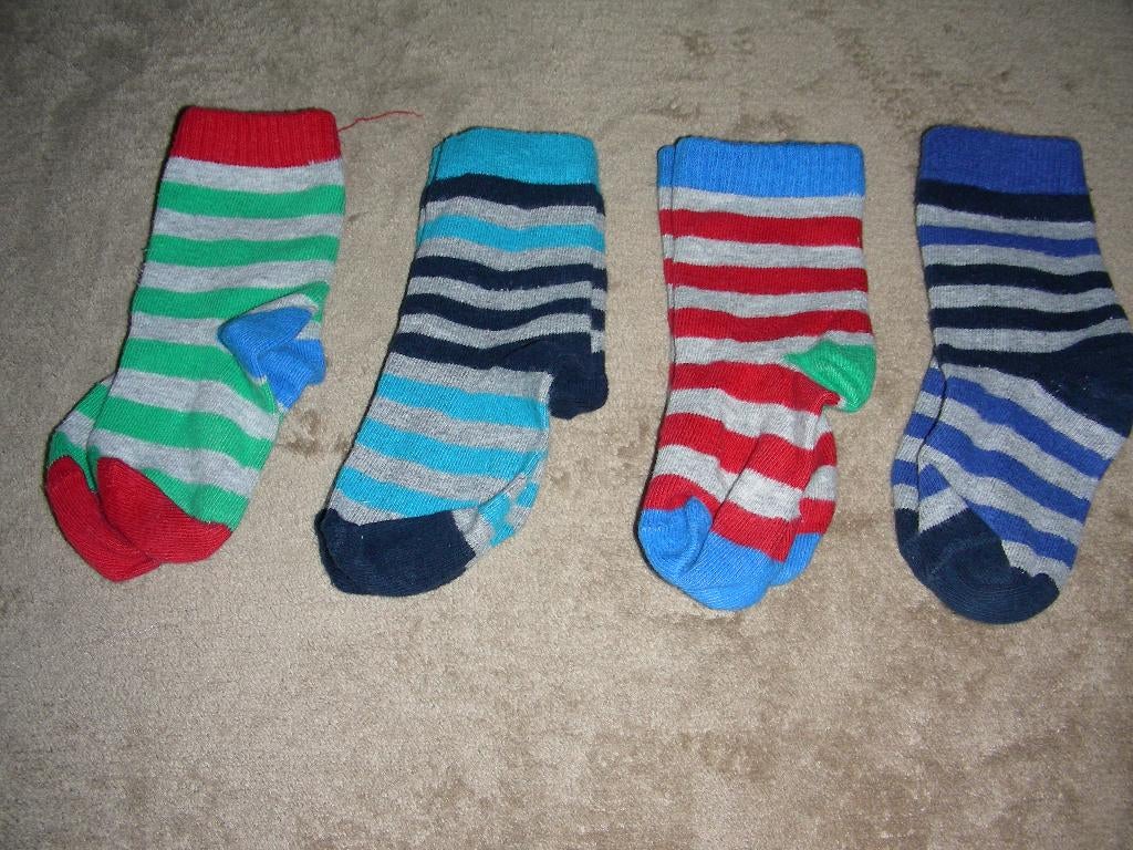 4 paar gestreepte kousen, maat 19-22 (2 euro voor 4 paar), Ophalen of Verzenden, Zo goed als nieuw, Jongen, Sokken