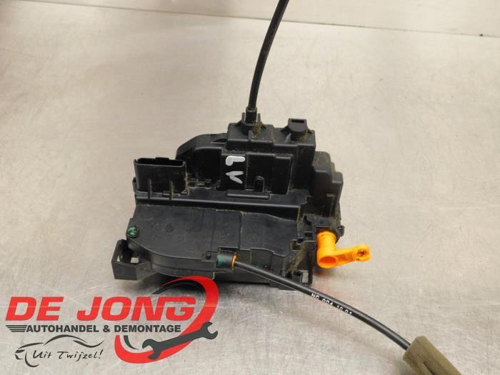 Serrure portière mécanique 2portes gauche d'un Renault Mas, Autos : Pièces & Accessoires, Renault, -, 3 mois de garantie, Utilisé