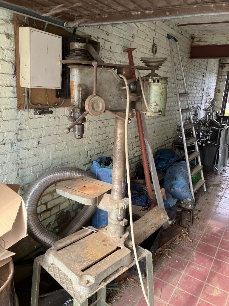 kolom boormachine, Ophalen, Boormachine