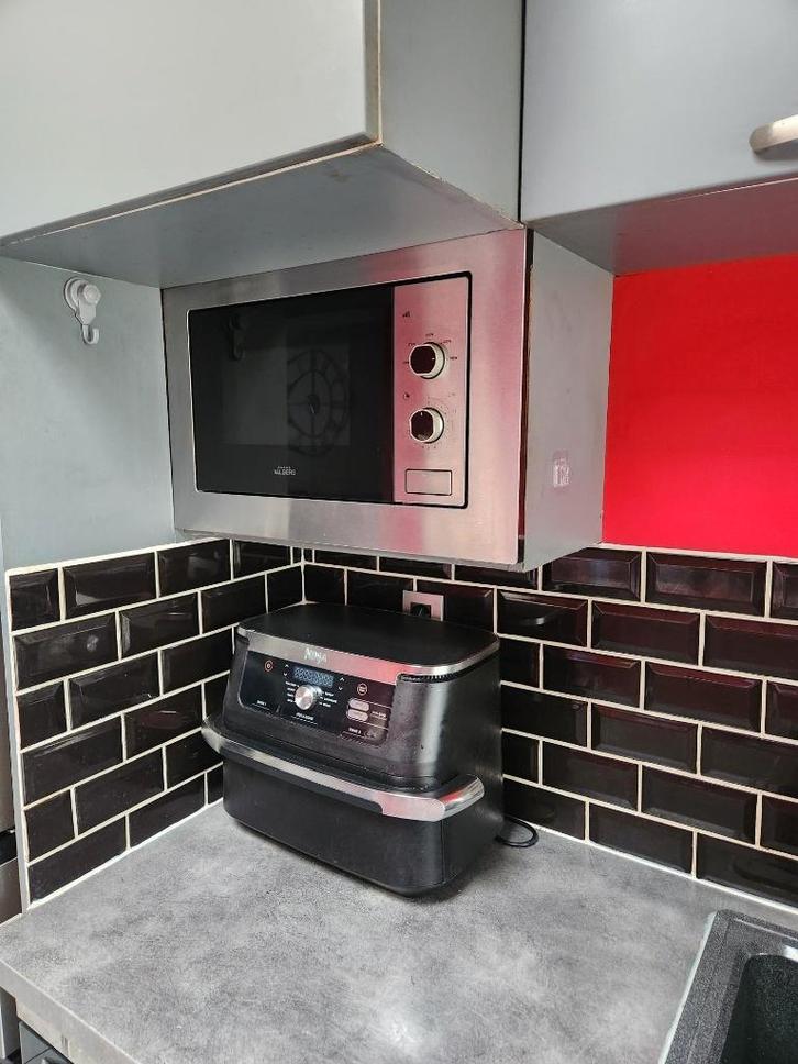 four micron onde encastrable ( VALBERG ), Electroménager, Micro-ondes, Utilisé, Encastré, Four, Enlèvement