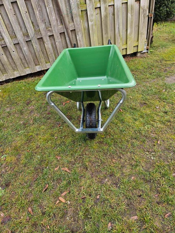 Landbouwkruiwagen groene kunststof bak Nieuwe in Houthalen, Tuin en Terras, Kruiwagens, Ophalen